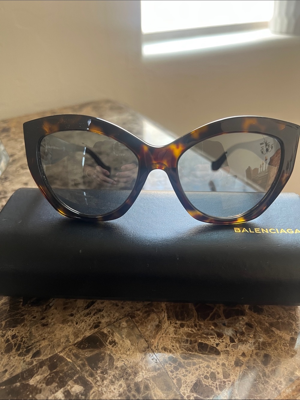 Balenciaga Tortoiseshell Cat-Eye Sunglasses - Brown